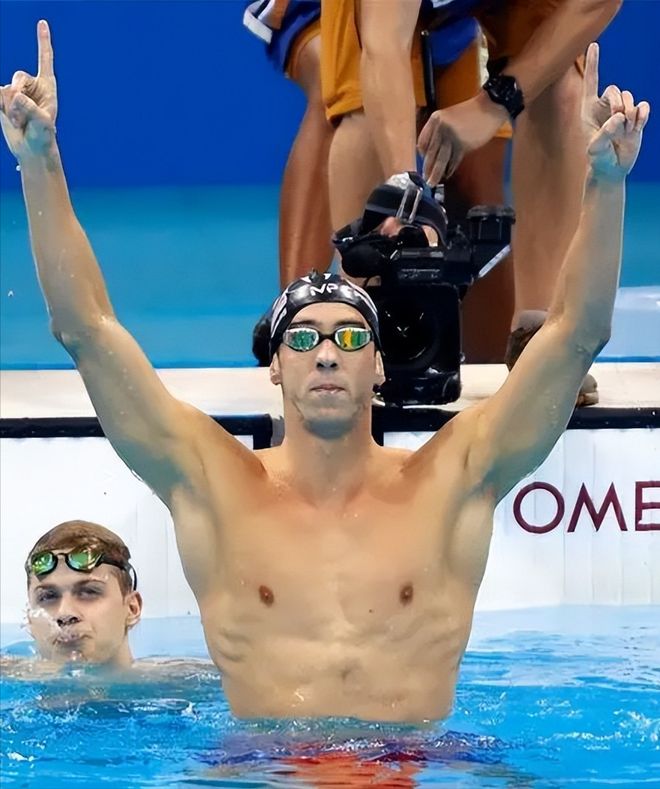 星空体育在线-菲尔普斯参加男子1500米自由泳决赛