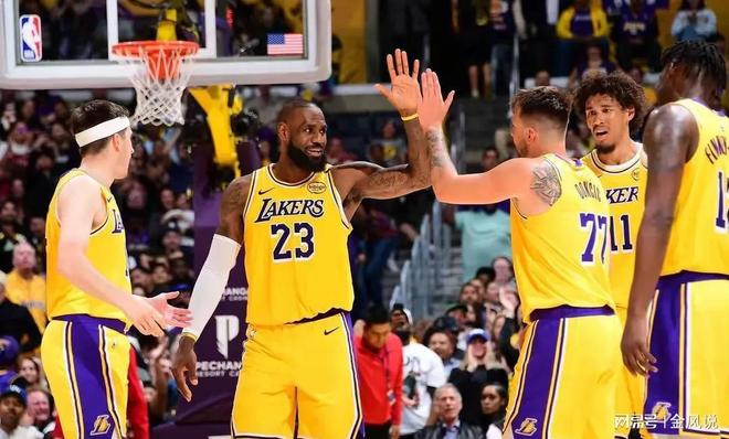 星空体育官网-武切维奇砍下31分，掘金大胜湖人