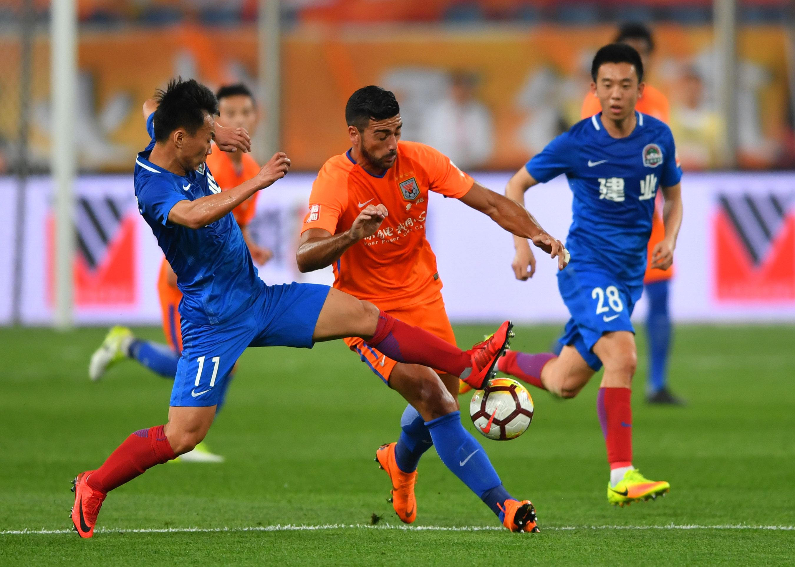 星空体育教练-山东鲁能战胜河南建业，取得胜利